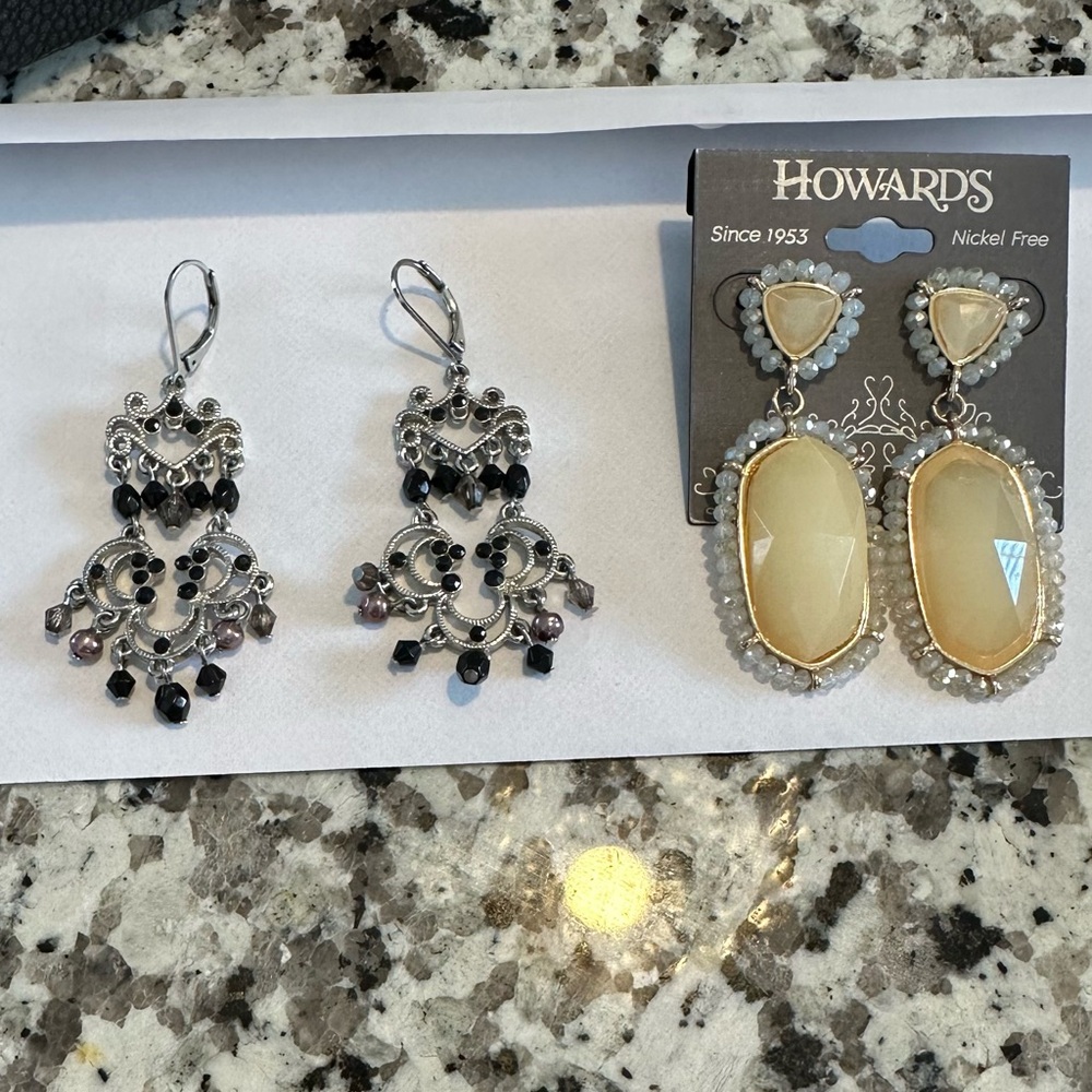 Lot 2 pair dressy earrings